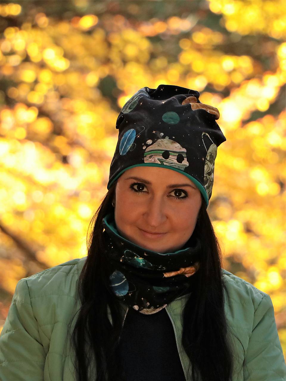 Vesmír čiapka, nákrčník alebo set