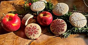 Dekorácie - Vianočné ozdoby vyšívané ako medovníky II - 13958717_