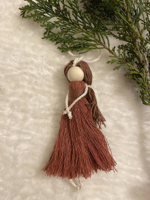 Dekorácie - Vianočný makramé anjel - 12 cm (Tmavohnedé vlasy, staroružové šaty) - 13959226_