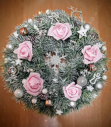 Dekorácie - Vianočný veniec na dvere jemný ružový - 13969142_