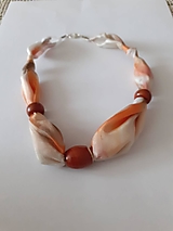 Náhrdelníky - Srdcumilý hodvábny náhrdelník s červeným jaspisom - 13969815_