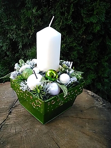 Svietidlá a sviečky - vianočný svietnik zeleno-biely - 13971426_