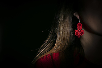 Náušnice - Červená Elenka - soutache earring - ručne šité šujtášové náušnice - 13971902_