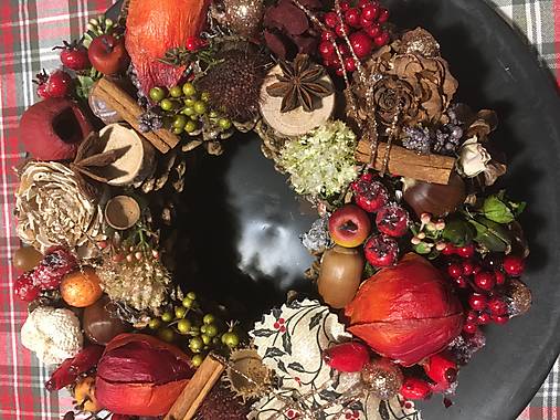 Veniec zimný s lampionmi