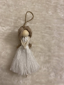 Dekorácie - Vianočný makramé anjel - 12 cm (Svetlohnedé vlasy, biele šaty) - 13977583_