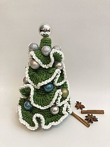 Dekorácie - Vianočný stromček smaragdové, zelené a strieborné dekorácie - 13986532_