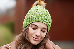 Čiapky, čelenky, klobúky - Zelená čiapka s kožušinovým brmbolcom - 13993179_