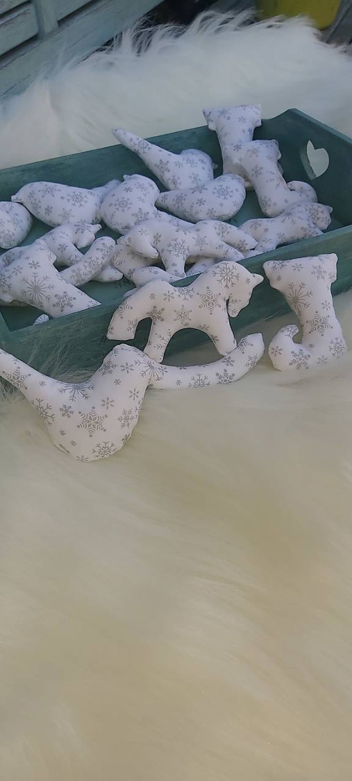 Dekorácie - Bielo strieborné ozdoby - 14004612_