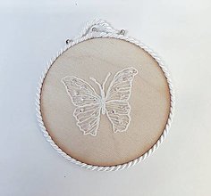 Dekorácie - Vyšívané kruhy (Motýľ) - 14008356_