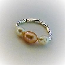 Prstene - Hravý prsteň s riečnymi perličkami - 14011455_