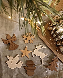 Dekorácie - drevené vianočne Zdobky - 14016423_