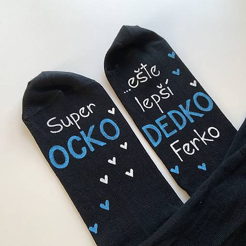 Maľované pánske ponožky s nápisom : "Super OCKO (starký)/ ešte lepší DEDKO (prastarký)" ((čierne aj s menom))