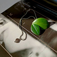Náhrdelníky - Strieborný náhrdelník "silver leaf" - 14017063_