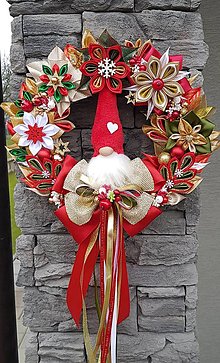 Dekorácie - Veľký vianočný veniec v tradičných farbách rôzne varianty  (Červený škriatok) - 14025753_