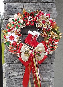 Dekorácie - Veľký vianočný veniec v tradičných farbách rôzne varianty  (Červené korčule) - 14025756_