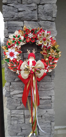 Dekorácie - Veľký vianočný veniec v tradičných farbách rôzne varianty  (Červené dievčatko) - 14025777_