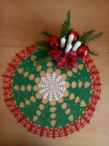 Úžitkový textil - Háčkovaná vianočná dečka so stromčekmi - 14022123_