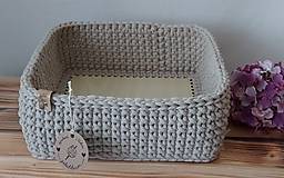 Handmade háčkovaný košík z kvalitných šnúr  (Štvorcové dno, rozmer 25 cm, výška cca 8,5-10 cm, farba ľan)