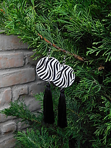 Náušnice - Náušnice "Zebra s čiernymi strapcami" - 14027693_