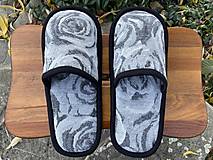 Ponožky, pančuchy, obuv - Šedé kvetované papuče - 14030102_