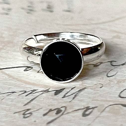 Simple Faceted Spinel AG925 Ring / Jemný strieborný prsteň so spinelom