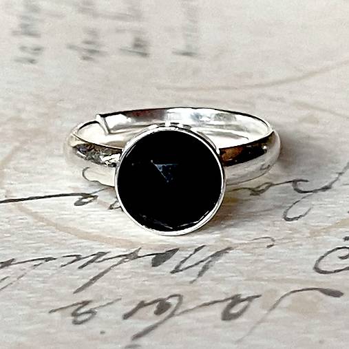 Simple Faceted Spinel AG925 Ring / Jemný strieborný prsteň so spinelom