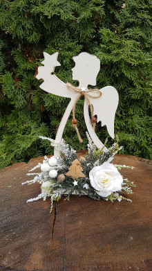 Dekorácie - vianočná dekorácia biely drevený anjel 26cm - 14038343_