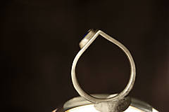 Prstene - Strieborný prsteň s lapisom lazuli - 14048022_
