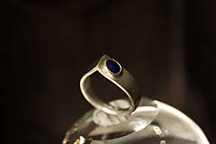 Prstene - Strieborný prsteň s lapisom lazuli - 14048024_