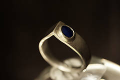 Prstene - Strieborný prsteň s lapisom lazuli - 14048028_