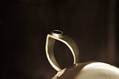 Prstene - Strieborný prsteň s lapisom lazuli - 14048029_
