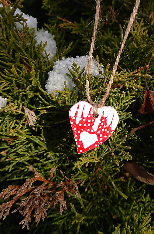"Zasnežené srdce menšie" drevená vianočná ozdoba