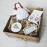Náušnice - Folklórny darčekový box s anjelikom, folklórnymi náušnicami a dekoráciami - 14048744_