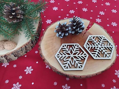 Dekorácie - Drevené vianočné dekorácie - vianočné podložky pod šálku - 14053453_