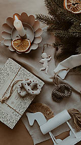 Dekorácie - Vianočné praclíky (Hnedá s bielym sypaním) - 14051096_