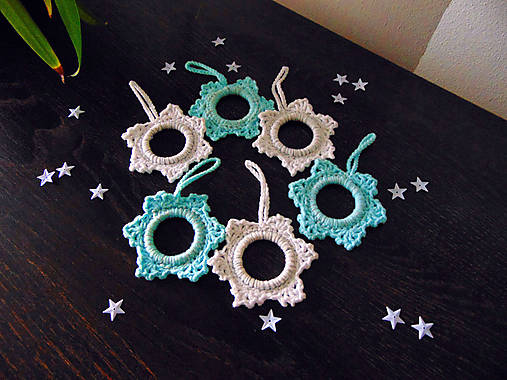 Dekorácie - Zľava-Hackovane vence na vianocny stromcek - 14055790_