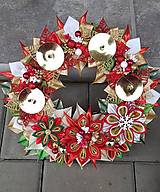 Dekorácie - Vianočný veniec na dvere alebo adventny v tradičných farbách (Adventny veniec) - 14055225_