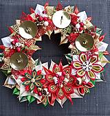Dekorácie - Vianočný veniec na dvere alebo adventny v tradičných farbách (Adventny veniec) - 14055239_