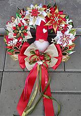 Dekorácie - Vianočný veniec na dvere alebo adventny v tradičných farbách (Adventny veniec) - 14055243_