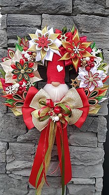 Dekorácie - Vianočný veniec na dvere alebo adventny v tradičných farbách (Veniec na dvere) - 14055223_