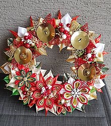 Dekorácie - Vianočný veniec na dvere alebo adventny v tradičných farbách (Adventny veniec) - 14055224_