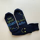 Ponožky, pančuchy, obuv - Maľované ponožky s nápisom: "Najlepší dedko, čo dovolí všetko" (Starký (tmavomodré)) - 14057056_