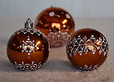 Dekorácie - Vianočná guľa zdobená voskom (aj s menom) (Oranžová lesklá) - 14063380_
