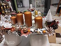Svietidlá - Adventný svietnik, vianočný aranžmán, medený - 14084831_