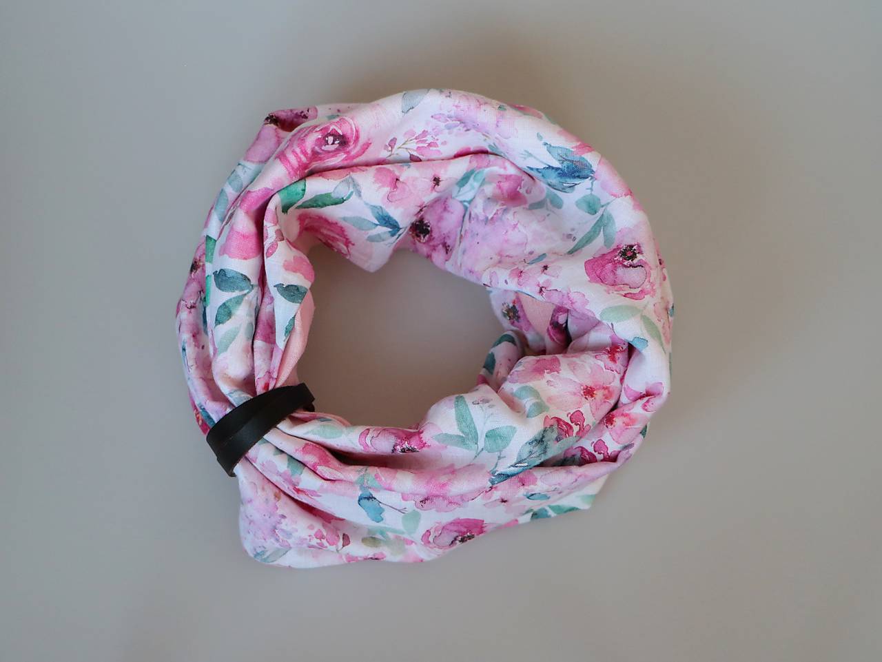 Štýlový ľanový nákrčník Ruženka