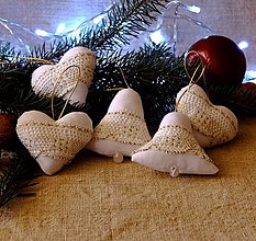 Dekorácie - Vianočné dekorácie - sady z bieleho saténu (bielo zlatá čipka s hviezdičkami No53) - 14095095_