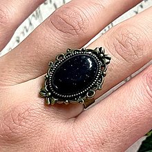 Prstene - Blue Sunstone Bronze Vintage Ring / Prsteň so syntetickým modrým slnečným kameňom - 14102041_