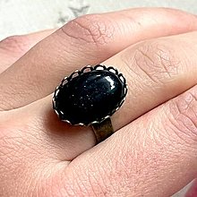 Prstene - Blue Sunstone Bronze Vintage Ring / Prsteň so syntetickým modrým slnečným kameňom - 14102128_