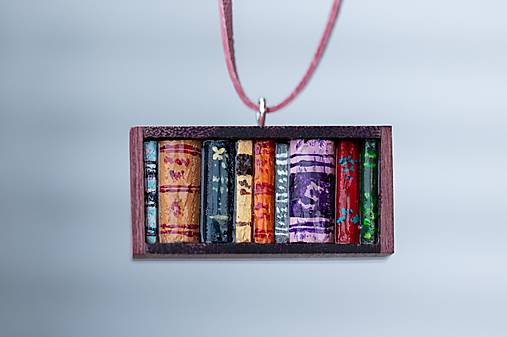 Náhrdelníky - Knižnica. Príbeh kníh. - 14103756_