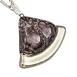 Náhrdelníky - Hnedý náhrdelník, české bublinkové sklo s platinou, tvar výseč - 14108199_